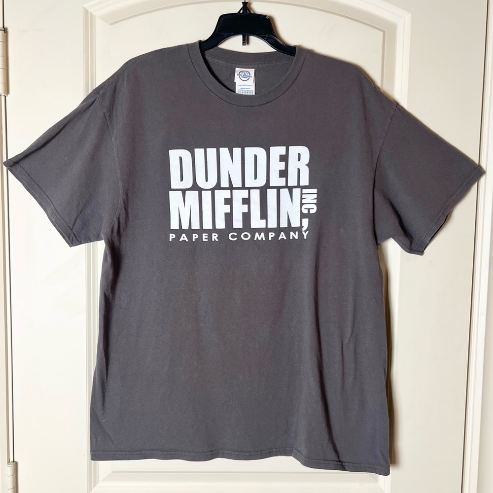 Dunder Mifflin Inc Paper Company T-shirt gray and white size Large